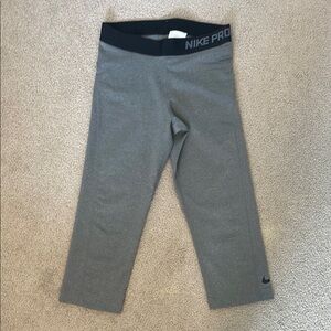 Nike Pro Women’s Crop Leggings Size S
